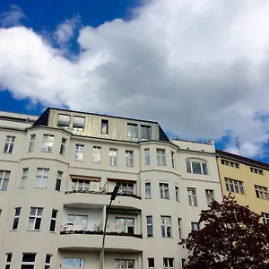 artemisia-berlin.find-berlin-hotels.com/