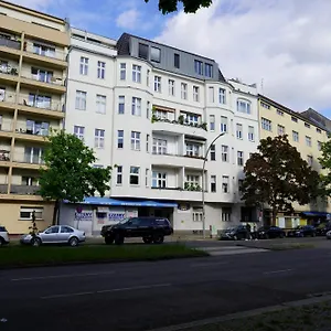 artemisia-berlin.find-berlin-hotels.com/